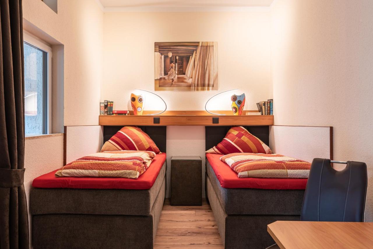 Land-Hotel Zum Schwan, Garni Weilerswist-Metternich, 3 E-Ladestationen, Naehe Phantasialand, Palmenparadies Euskirchen المظهر الخارجي الصورة
