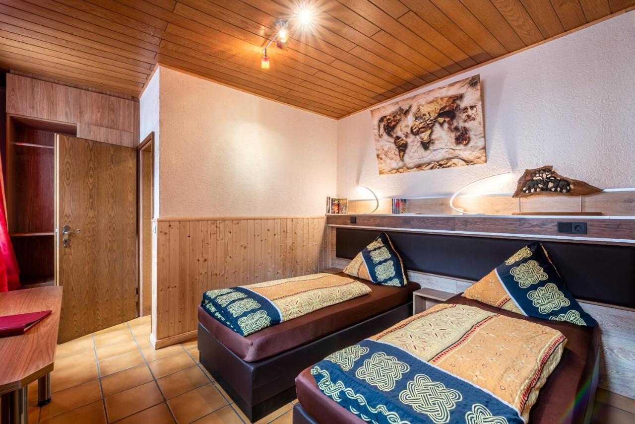 Land-Hotel Zum Schwan, Garni Weilerswist-Metternich, 3 E-Ladestationen, Naehe Phantasialand, Palmenparadies Euskirchen المظهر الخارجي الصورة