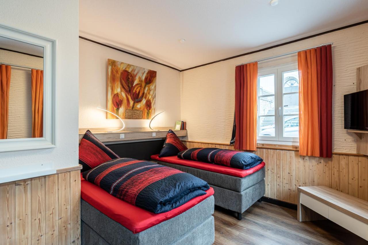 Land-Hotel Zum Schwan, Garni Weilerswist-Metternich, 3 E-Ladestationen, Naehe Phantasialand, Palmenparadies Euskirchen المظهر الخارجي الصورة